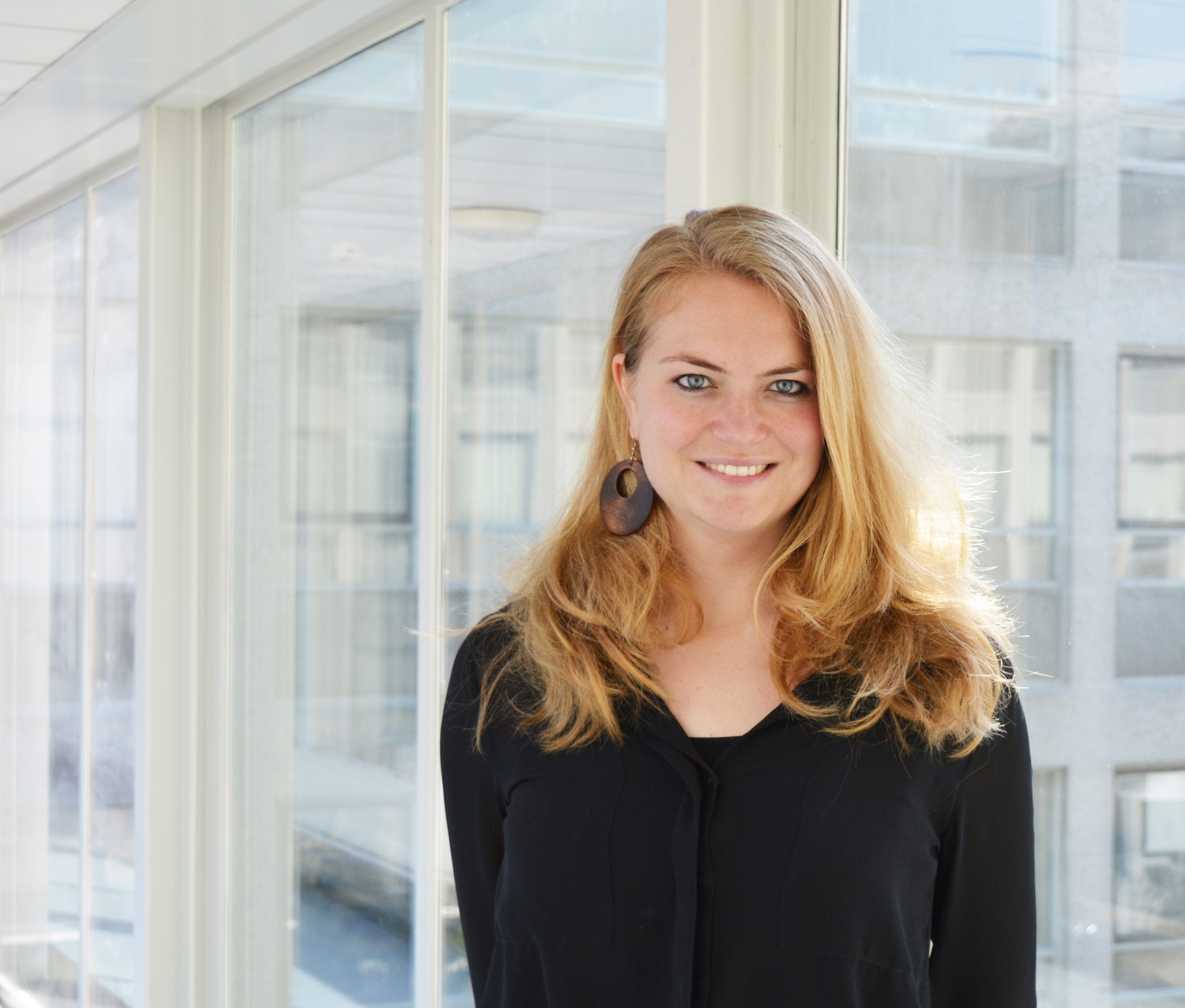 ichki kiyimdagi yigitni sikish Eng katta porno aktrisa