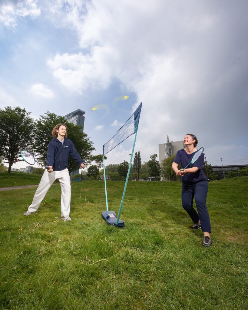 Maxim de Smet and Larysa Tryputen shuttling an imaginary qubit using badminton
